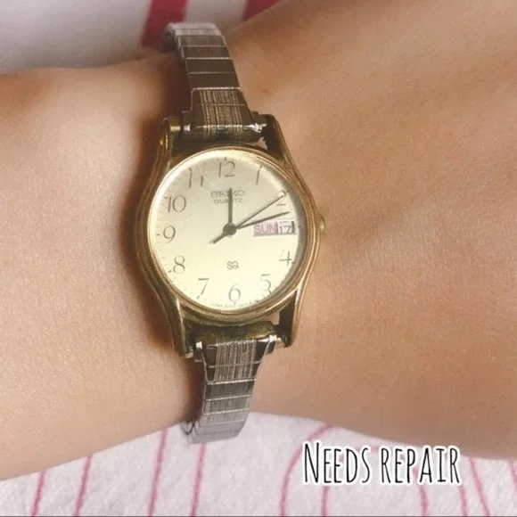 Seiko | Accessories | Vintage Seiko Silver Tone Calendar  display picture 3